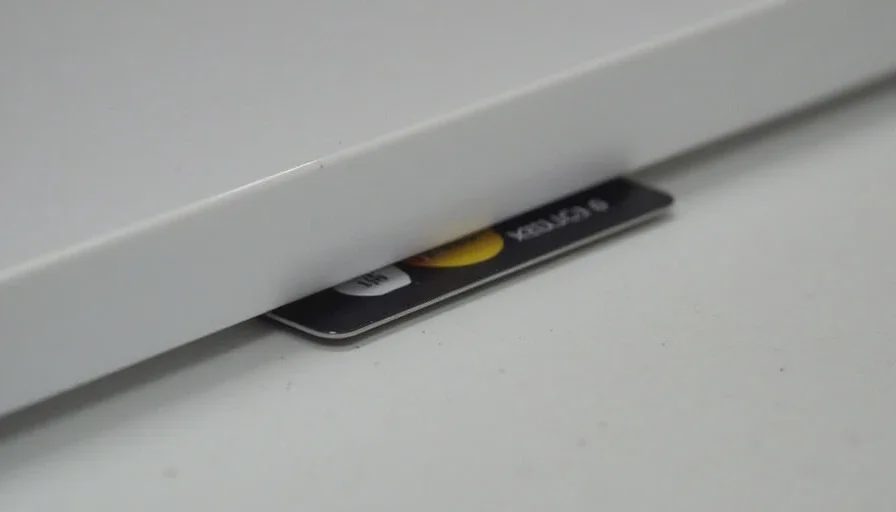 TPO seam split failure with credit card scale.